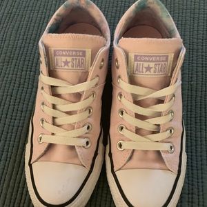 Pink Converse All Stars